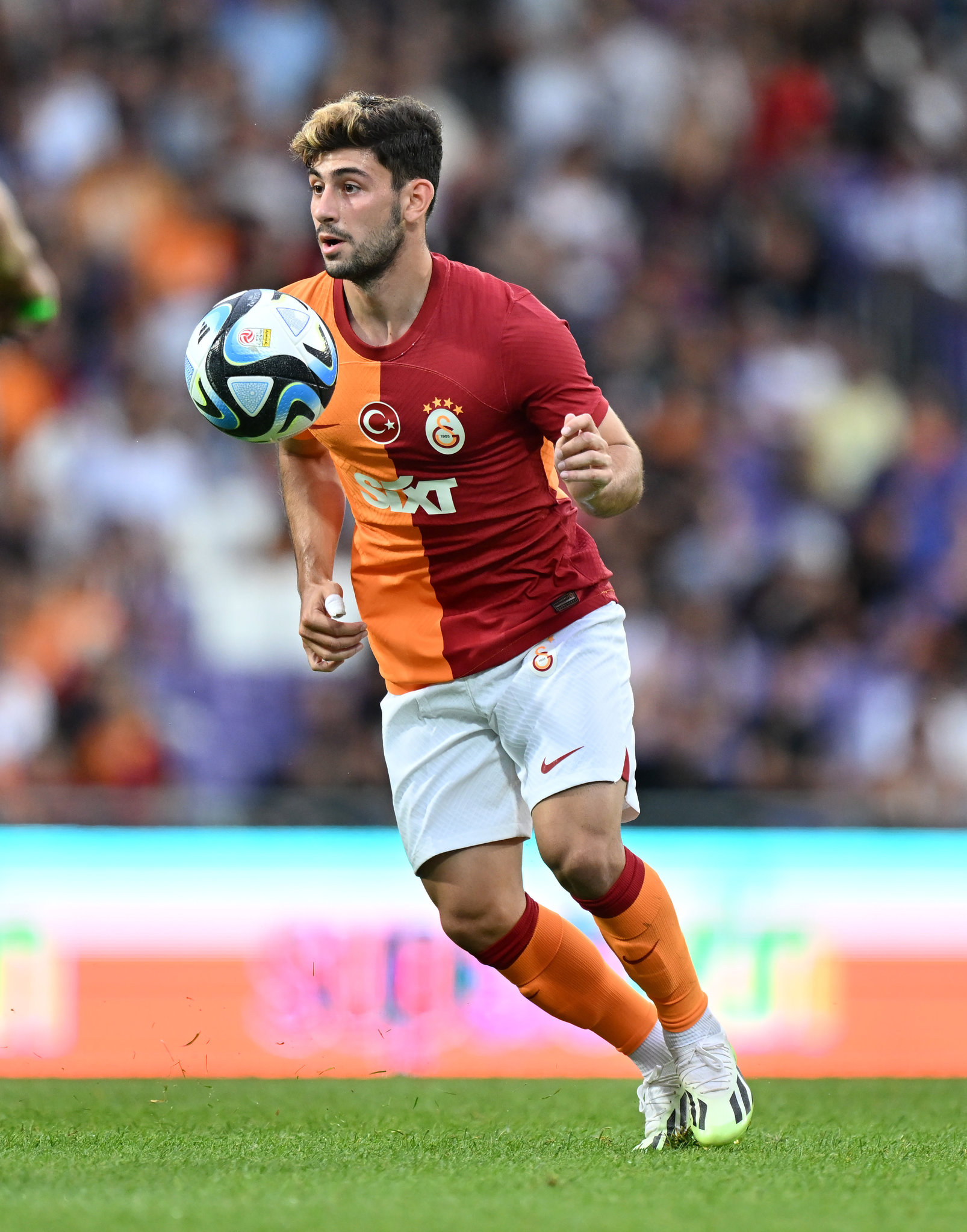 Galatasaray'da Yusuf Demir Ayrılığı Gündemde