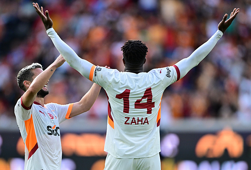 Galatasaray'da Zaha'nın Transfer Durumu ve Taraftarlarla İlgili Açıklamaları