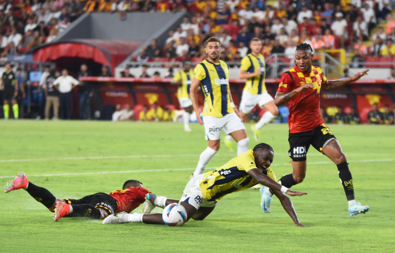 Göztepe ve Fenerbahçe'nin Dramatiik Maçı: 2-2 Beraberlik