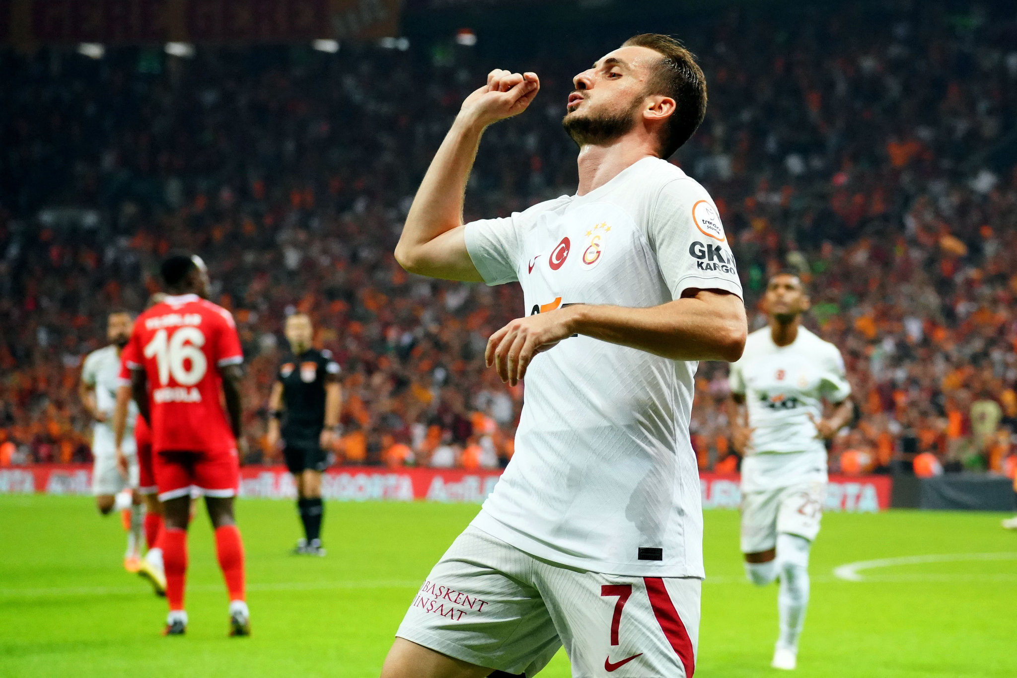 Kerem Aktürkoğlu, Spartak Moskova ile Anlaşma Sağladı