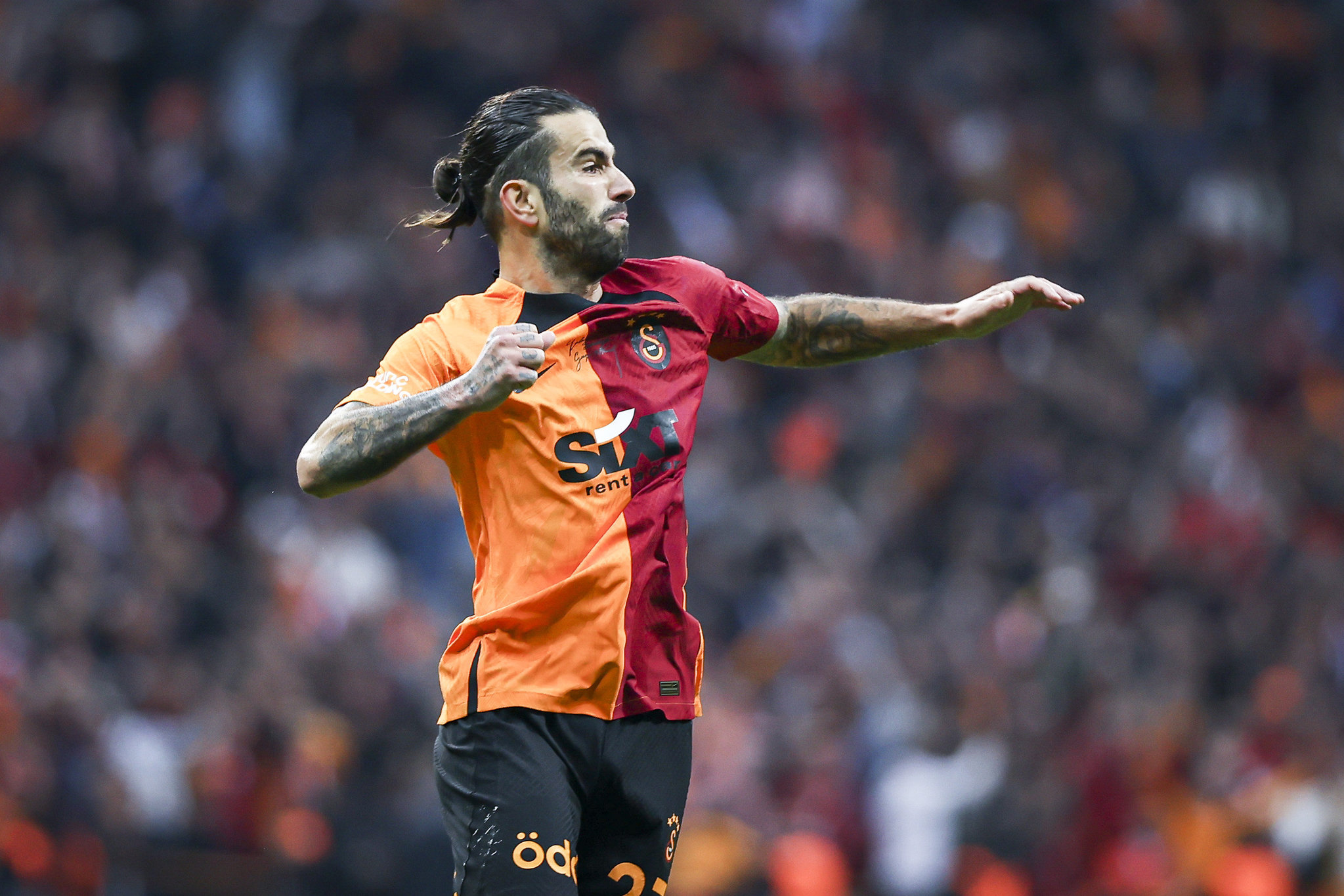 Sergio Oliveira'nın Galatasaray'daki Geleceği Belirsizliğini Koruyor