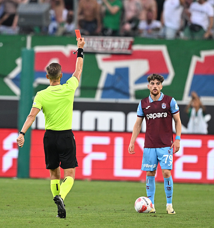 Trabzonspor'un Transferleri ve Oyun Anlayışı Üzerine Değerlendirme