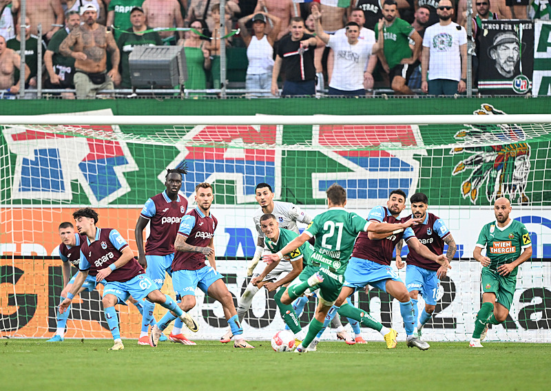 Trabzonspor'un Transferleri ve Oyun Anlayışı Üzerine Değerlendirme