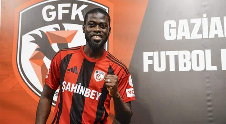 Badou Ndiaye Gaziantep FK ile Anlaştı