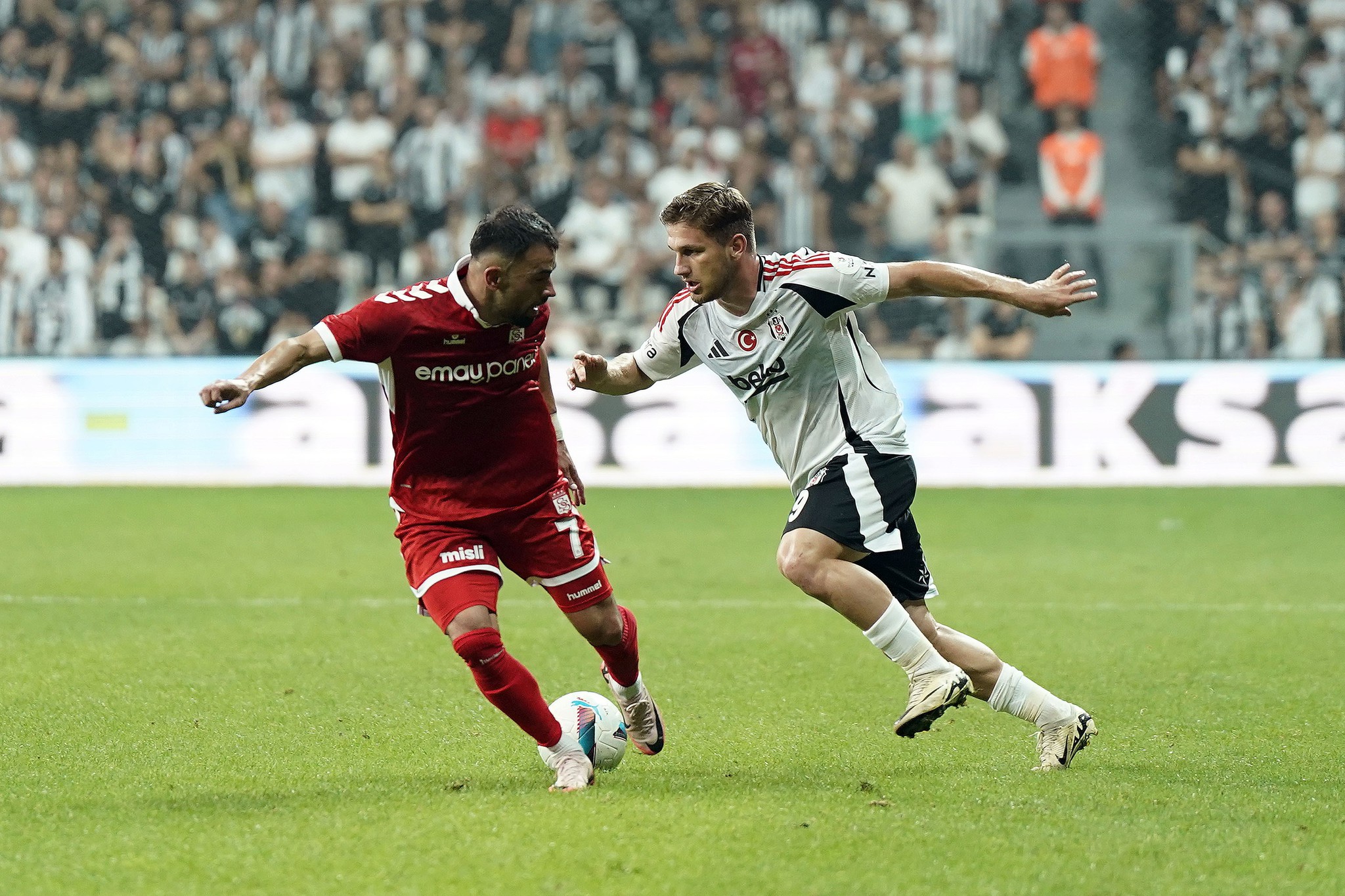 Beşiktaş, Sivasspor'u 2-0 Geçti: Maçın Analizi