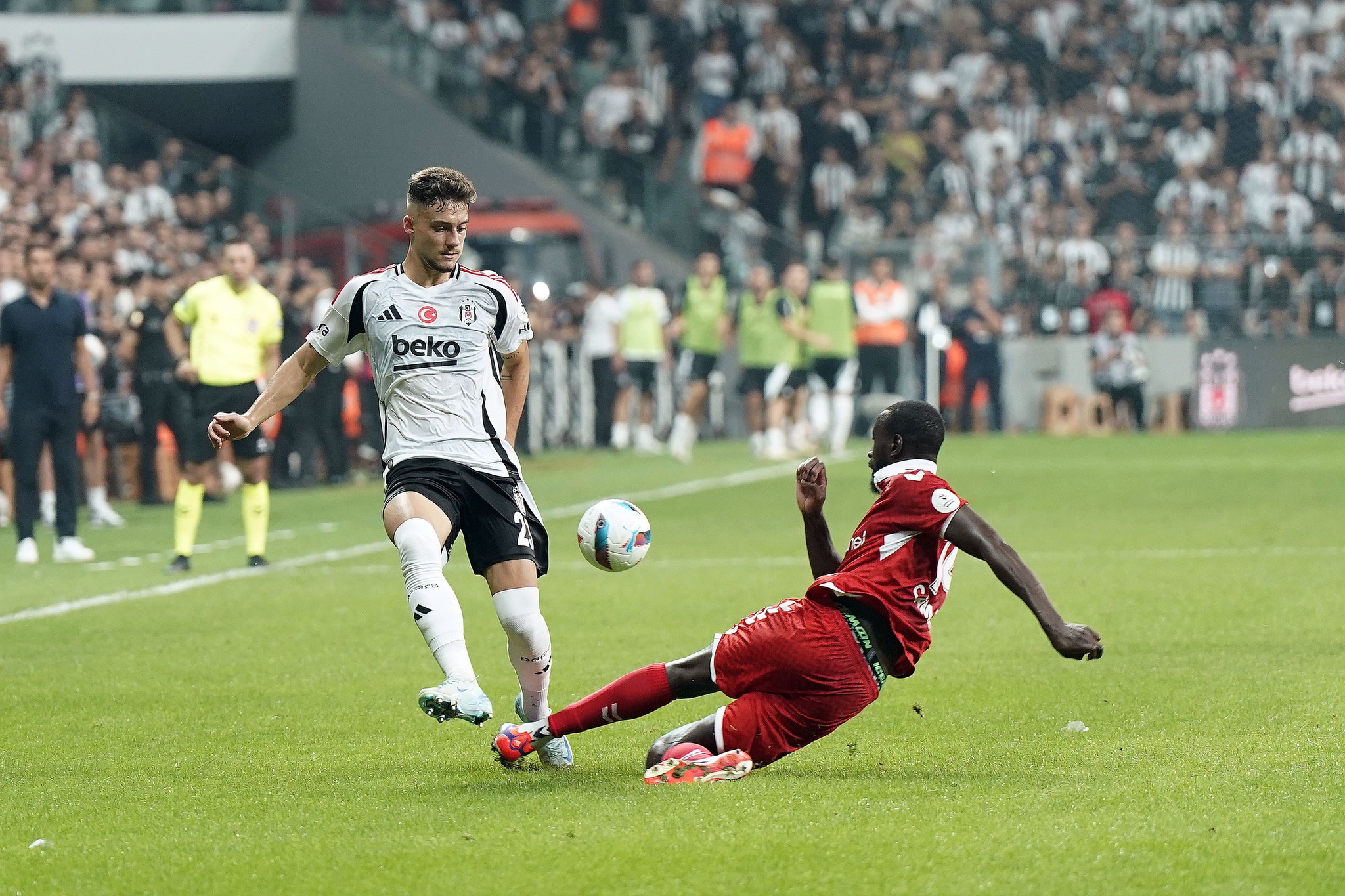 Beşiktaş, Sivasspor'u 2-0 Geçti: Maçın Analizi