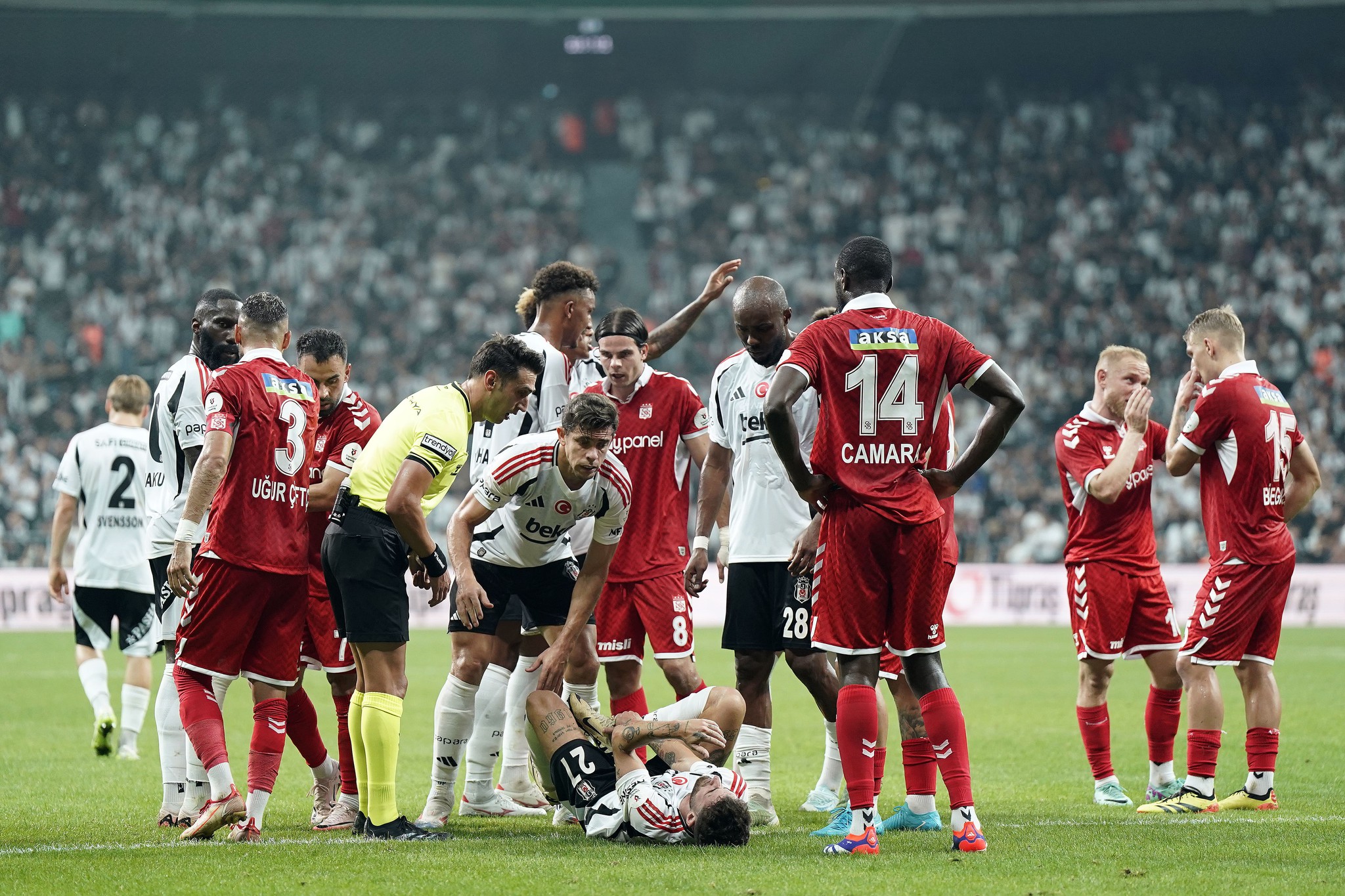 Beşiktaş, Sivasspor'u 2-0 Geçti: Maçın Analizi