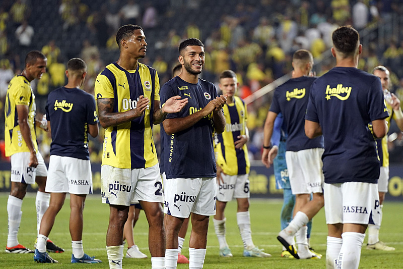 Fenerbahçe, Alanyaspor'u 3-0 Mağlup Etti