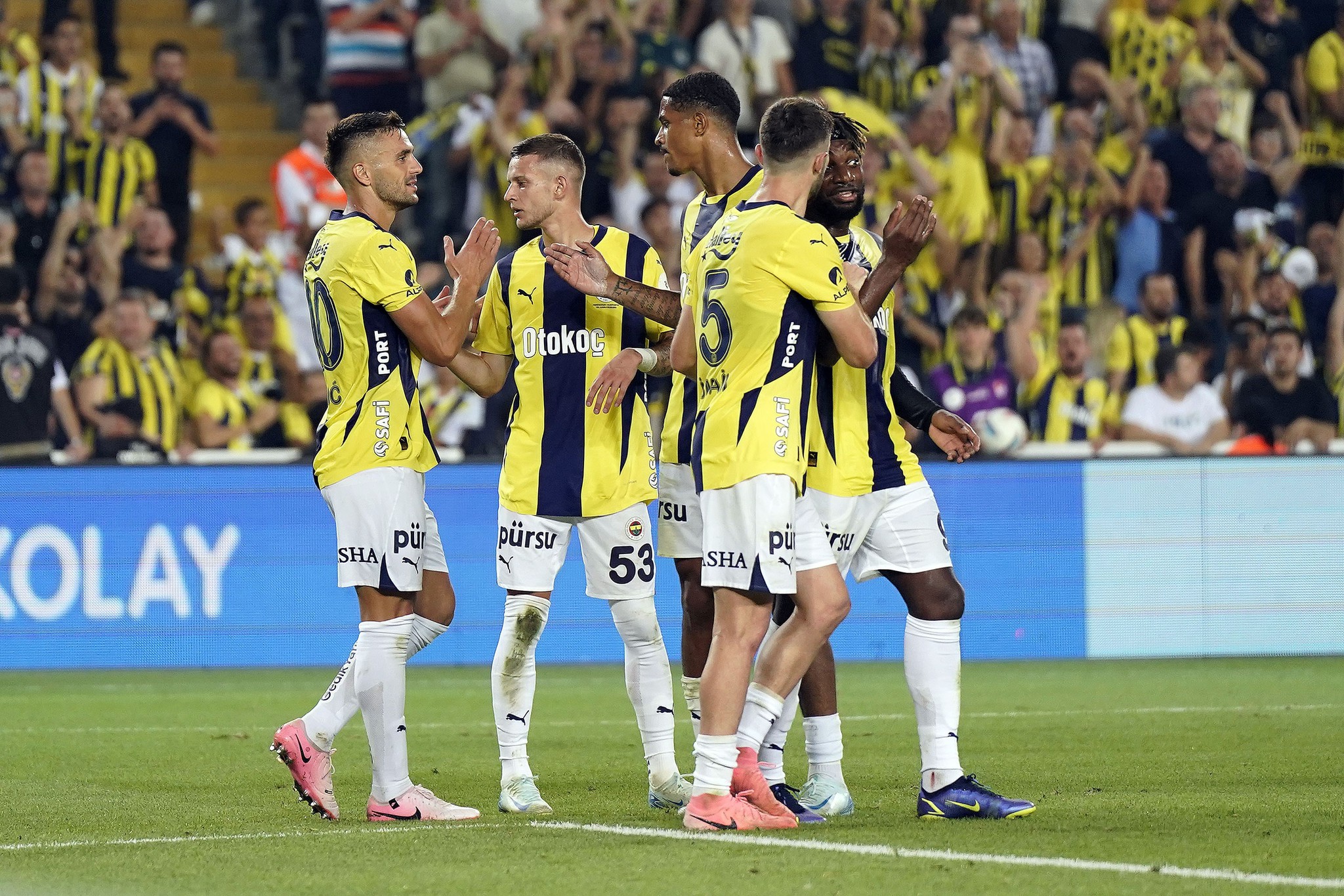 Fenerbahçe'de Transfer Çalışmaları Hız Kazandı