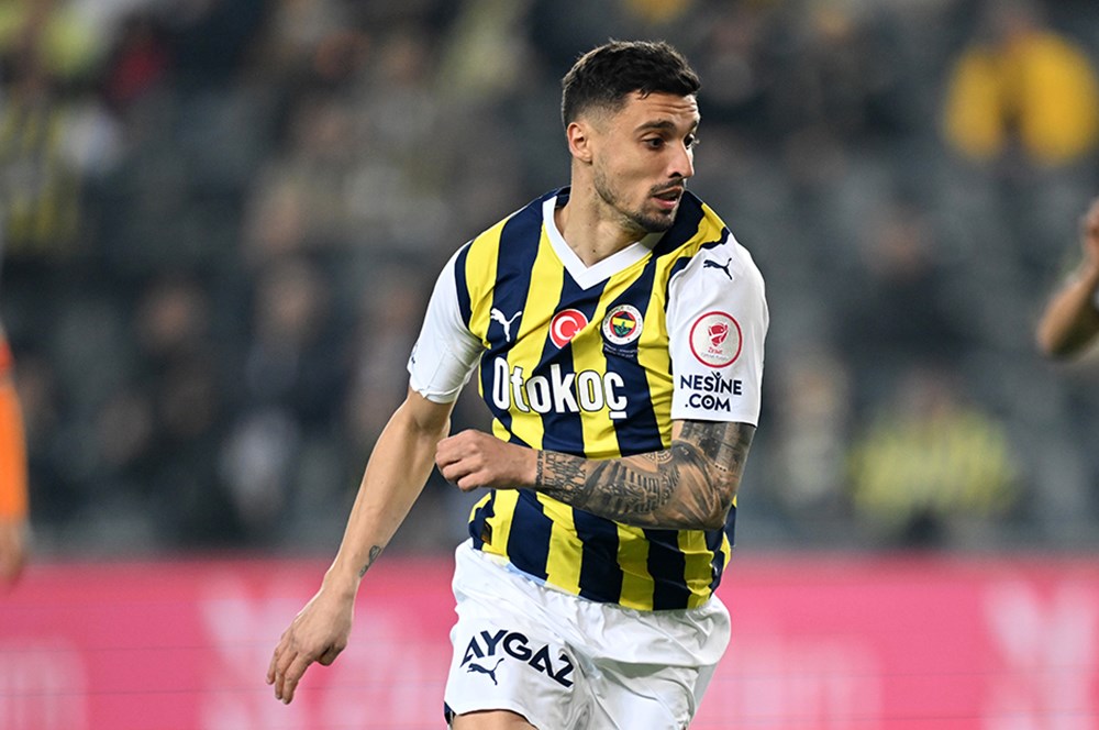 Fenerbahçe'de Transfer Hareketliliği: Ayrılıklar ve Kazançlar