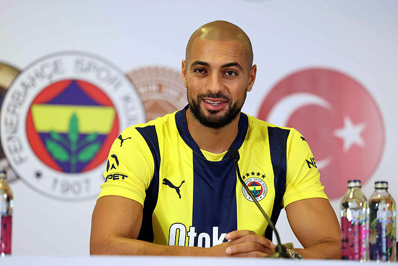 Fenerbahçe'den Transfer Hamleleri: Sofian Amrabat ve Kacper Urbanski