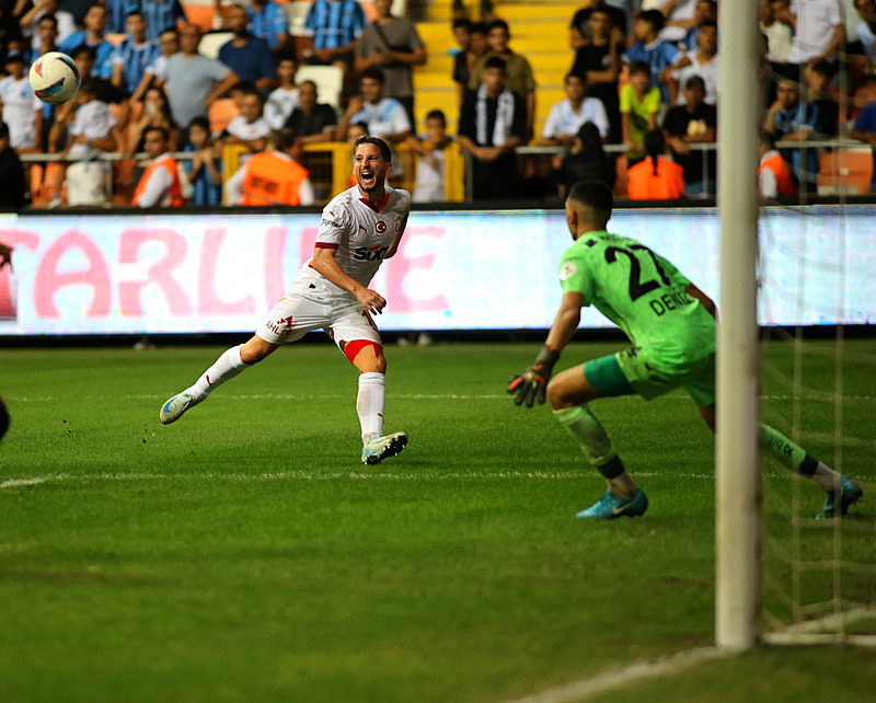 Galatasaray, Adana Demirspor'u 5-1 Mağlup Etti: Icardi'nin Sakatlığı Endişe Yarattı