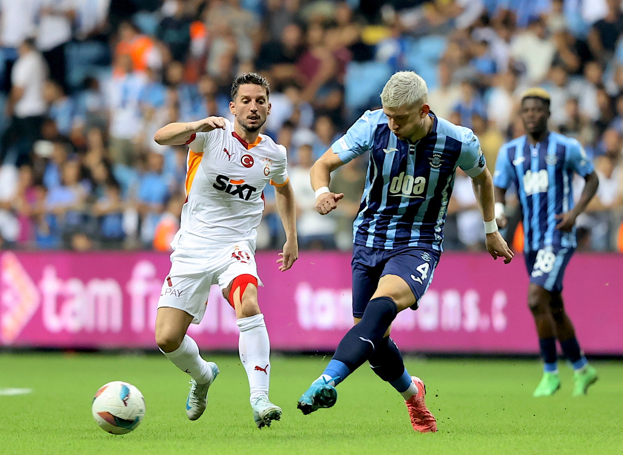 Galatasaray, Adana Demirspor'u 5-1 Yenerek Morale Kavuştu