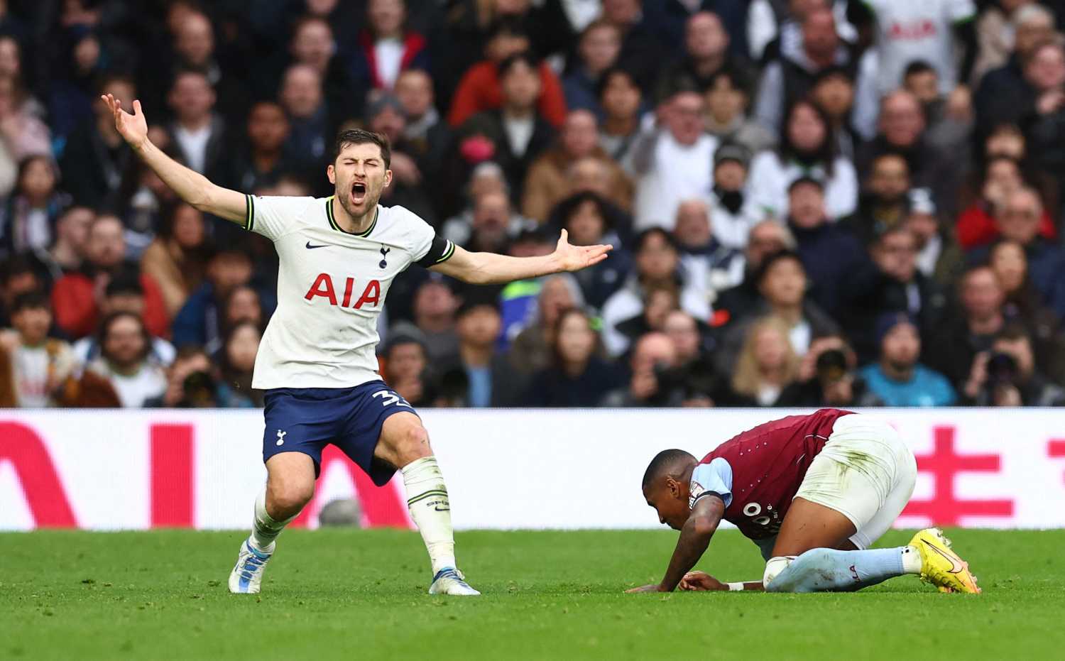 Galatasaray, Ben Davies Transferini Değerlendiriyor