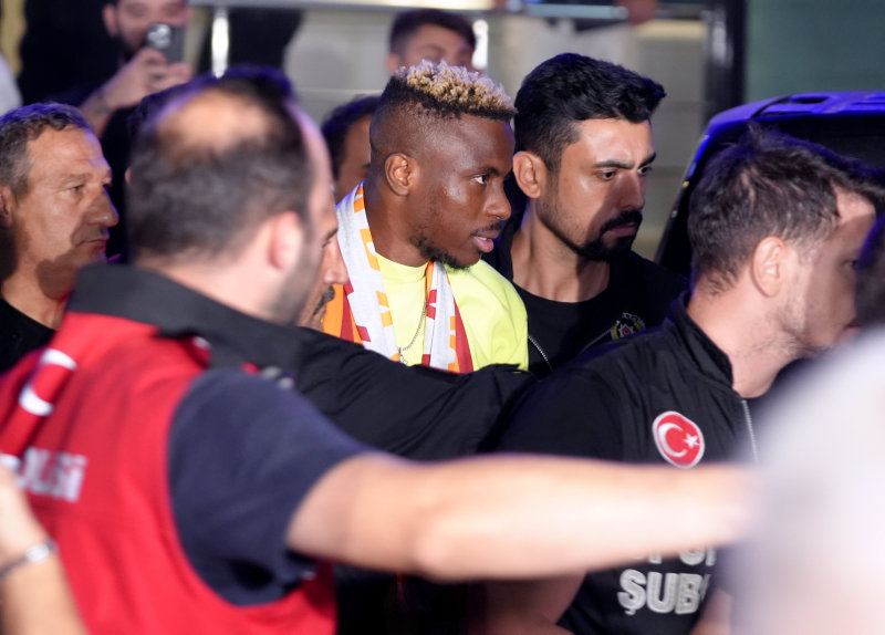 Galatasaray, Victor Osimhen'i Kiraladı: Transfer Gelişmeleri