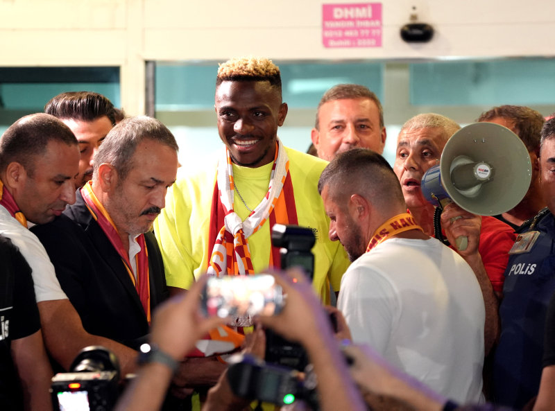 Galatasaray, Victor Osimhen'i Kiraladı: Transfer Gelişmeleri