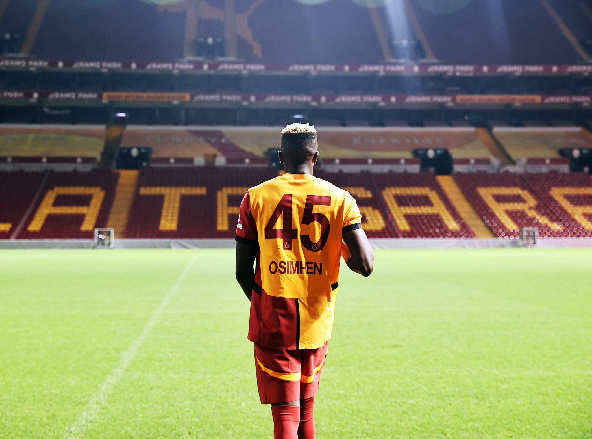 Galatasaray Victor Osimhen'i Transfer Etti