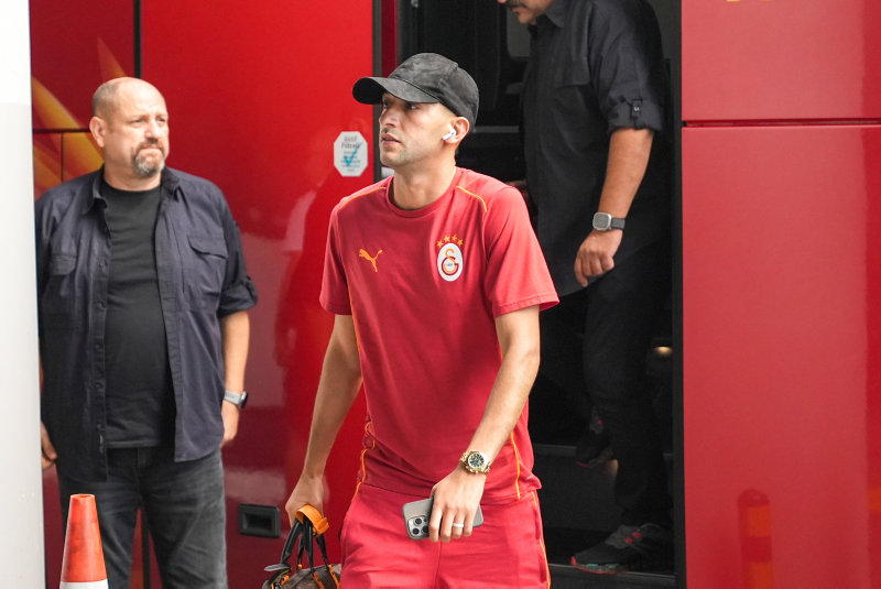 Galatasaray'da Transfer Hareketliliği: Osimhen ve Aktürkoğlu'nun Gelişmeleri