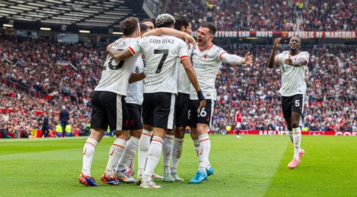 Liverpool, Manchester United’ı 3-0 Mağlup Etti