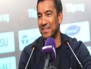 Beşiktaş’ta Van Bronckhorst Dönemi ve Transfer Hedefleri