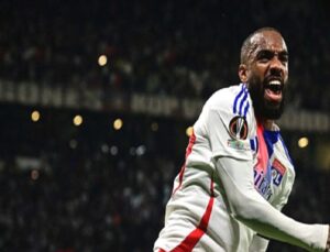 Fenerbahçe, Alexandre Lacazette’i Transfer Etmeyi Planlıyor