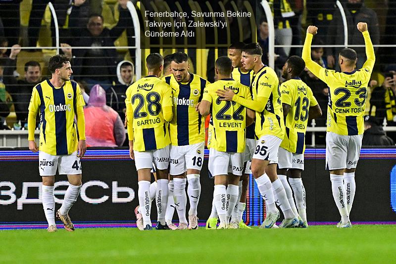 Fenerbahçe Savunma Bekine Takviye Yapmayı Planlıyor